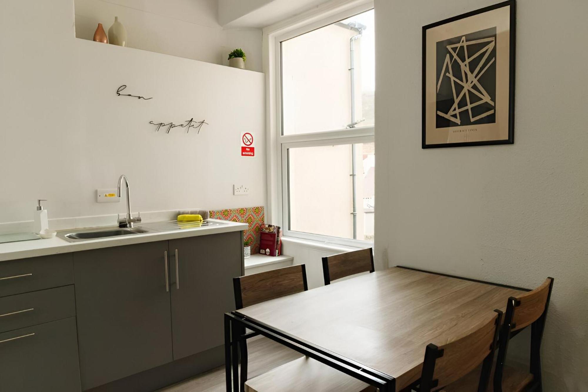 Seaside Solace 2Br With Scenic Coastline Views ランディドノー エクステリア 写真