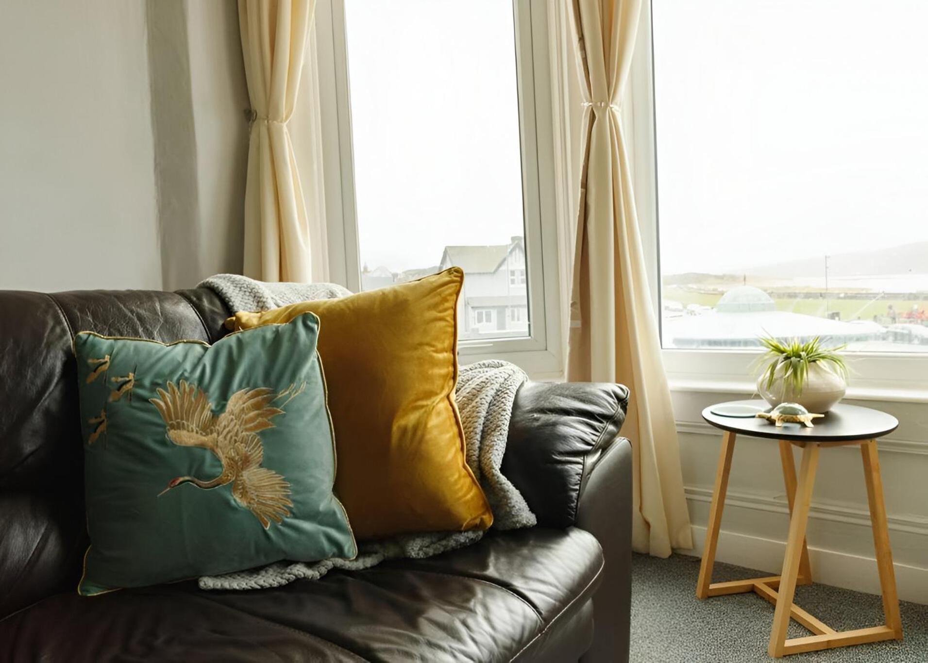 Seaside Solace 2Br With Scenic Coastline Views ランディドノー エクステリア 写真